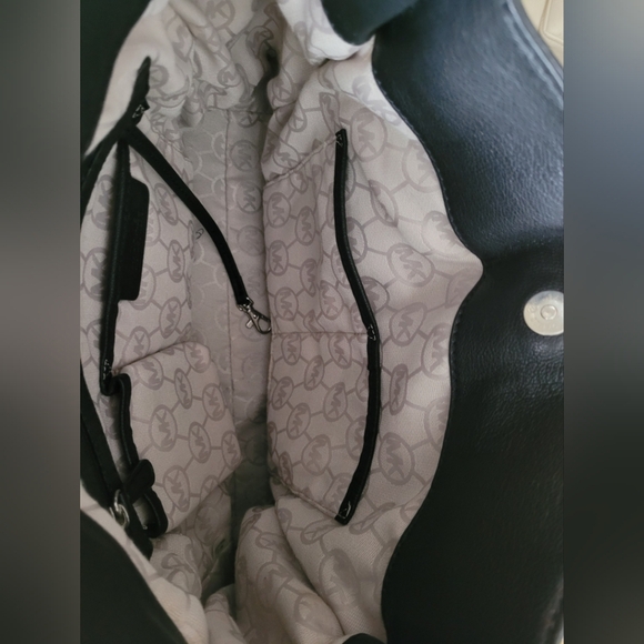 Michael Kors Hamilton Large Black Leather Tote Bag - Picture 9 of 9